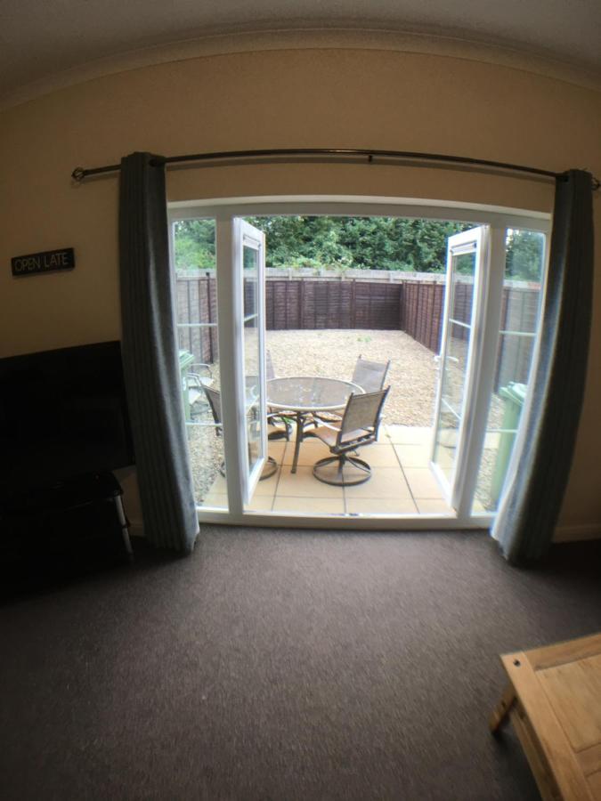 Very Large House, 6 Beds, 4 Bedrooms, 3 Bathrooms, 5 Smart Tv'S & Van Parking Boston Exterior photo